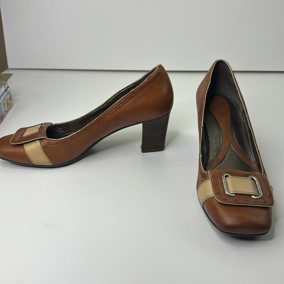 Vintage Naturalizer Women's tan leather retro heels - Picture 5 of 14